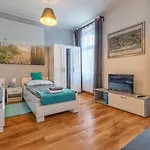 Jonashouse - Great Location Near Center- Personal Or Self Check-in * Μπρατισλάβα