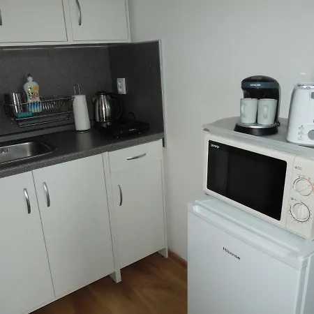 Jonashouse - Great Location Near Center- Personal Or Self Check-in Apartment Pressburg