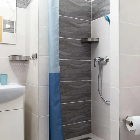 Jonashouse - Great Location Near Center- Personal Or Self Check-in Apartment *