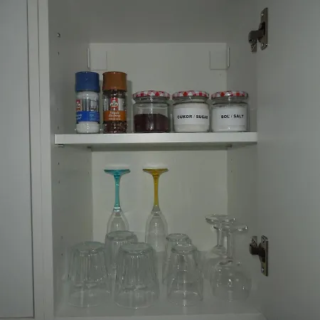 Jonashouse - Great Location Near Center- Personal Or Self Check-in Apartment