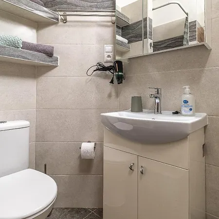 Jonas - Great Location Near Center Apartman