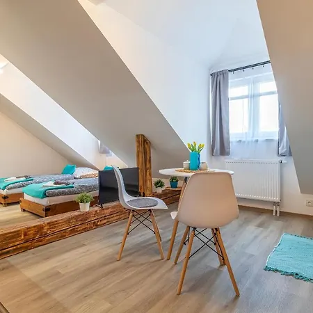 Jonas - Great Location Near Center Apartman *
