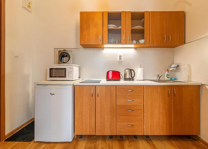 Jonashouse - Great Location Near Center- Personal Or Self Check-in *