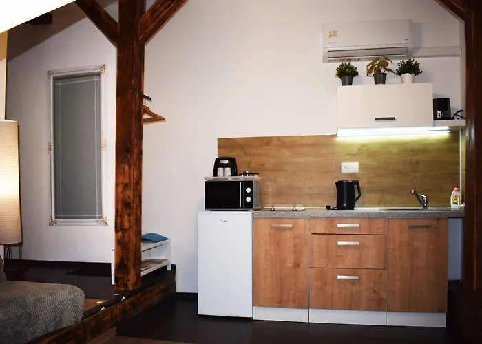 Jonashouse - Great Location Near Center- Personal Or Self Check-in