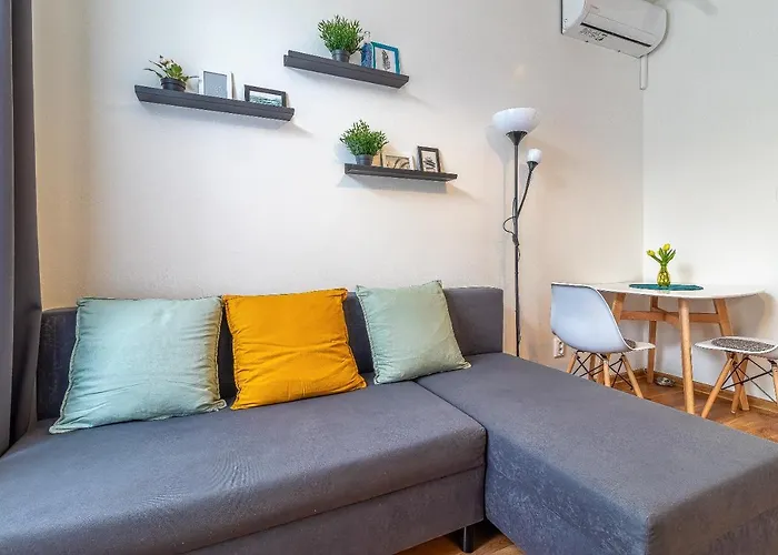 Jonashouse - Great Location Near Center- Personal Or Self Check-in