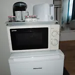 Jonashouse - Great Location Near Center- Personal Or Self Check-in Apartment