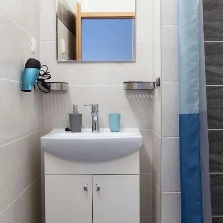 Jonashouse - Great Location Near Center- Personal Or Self Check-in Μπρατισλάβα