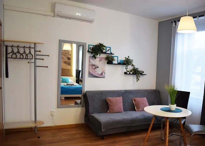 Jonashouse - Great Location Near Center- Personal Or Self Check-in *